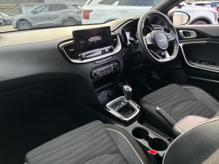 2024 Kia Ceed 1.6 D MHEV GTL MY23 5 €26,950 thumbnail