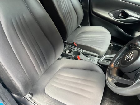 2020 Toyota Yaris - thumbnail 9