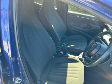 2022 Toyota Yaris - thumbnail 8