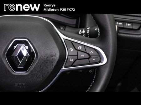 2022 Renault Clio Dynamique TCe 90 €15,990 thumbnail