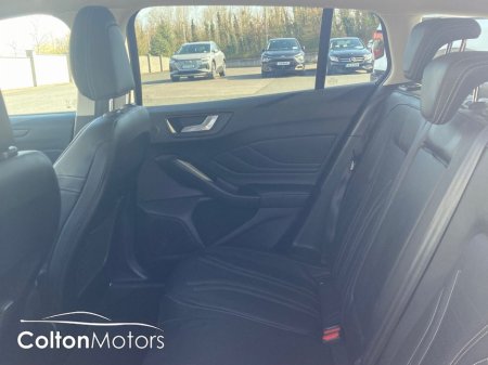 2021 Ford Focus - thumbnail 13