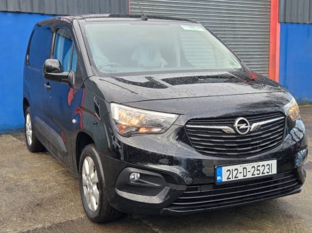 2021 Opel Combo  €12,499 thumbnail