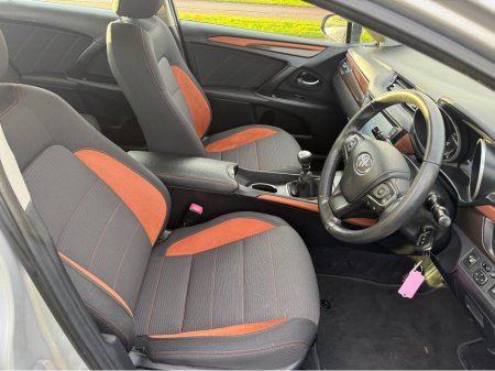 2015 Toyota Avensis 1.6 D LUNA 4DR €117,800 thumbnail