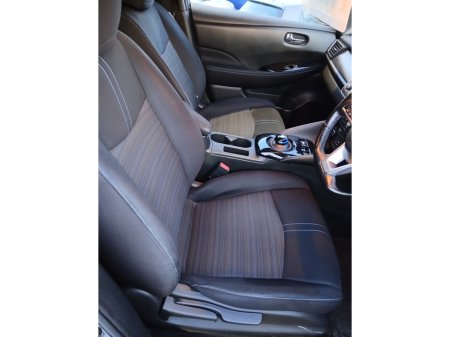 2018 Nissan Leaf - thumbnail 12