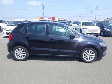 2017 Volkswagen Polo TSI ComfortLine €12,950 thumbnail