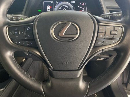 2023 Lexus UX 250 H Dynamic €38,950 thumbnail
