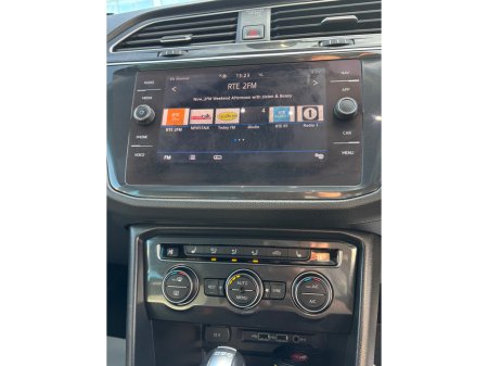 2019 Volkswagen Tiguan 2.0 TDI R-LINE TECH 4MO thumbnail