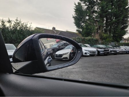 2017 Volkswagen Golf ( 172 REG )1.4 TSI HIGHLINE ALCANTARA SEATS CARPLAY ANDROID AUTO BLIND SPOT LANE ASSIST €17,950 thumbnail