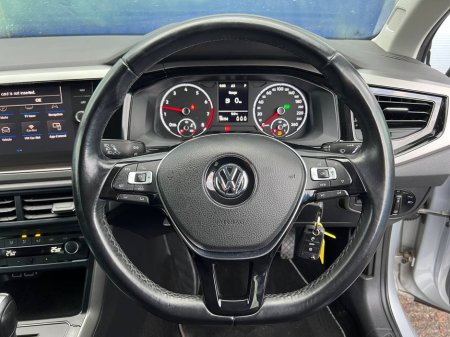2019 Volkswagen Polo COMFORTLINE 1.0 TSI AUTO // FULL SERVICE HISTORY // 360 PARKING SENSORS // APPLE CARPLAY/ANDROID AUTO €15,900 thumbnail