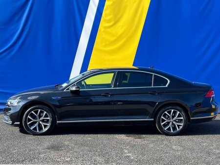 2022 Volkswagen Passat GTE 1.4 HYBRID AUTO // LEATHER HEATED SEATS // APPLE CARPLAY/ANDROID AUTO // MULTIFUNCTIONAL GTE FLAT BOTTOM STEERING WHEEL €26,900