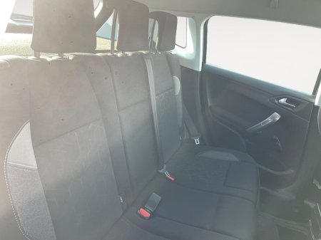 2017 Peugeot 2008 - thumbnail 11