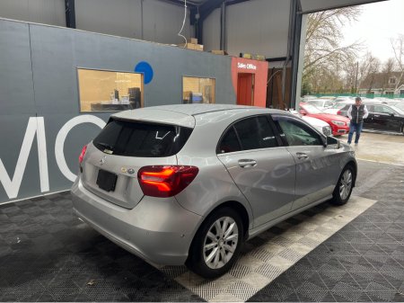 2016 Mercedes-Benz A Class - thumbnail 2