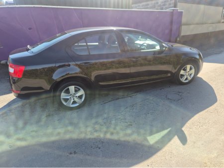 2017 Skoda Octavia - view 2