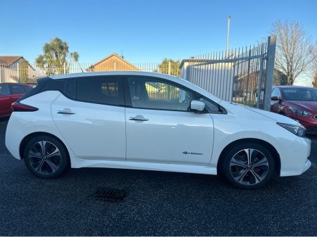 2018 Nissan Leaf - thumbnail 5