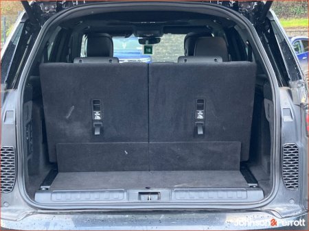 2023 Land Rover Discovery 3.0D I6 249 PS AWD Auto R-Dynamic HSE 7 Seater €89,900 thumbnail