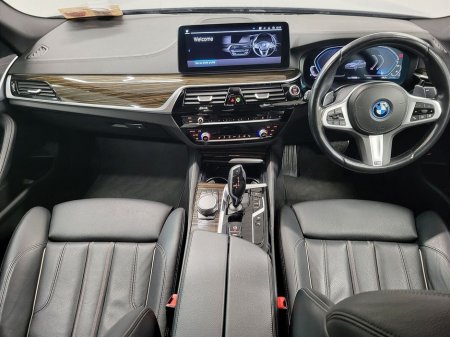 2023 BMW 5 Series - thumbnail 4
