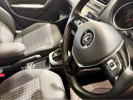 2017 Volkswagen Polo - thumbnail 4