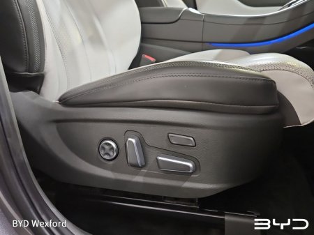 2023 Hyundai Santa Fe 1.6 PHEV 4WD Executive Plus Auto 7Seats €44,475 thumbnail