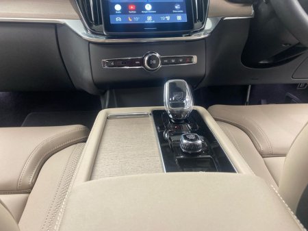 2025 Volvo XC90 - thumbnail 13