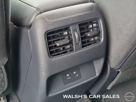 2022 Nissan Qashqai 1.3 SV Premium 2T €21,950 thumbnail