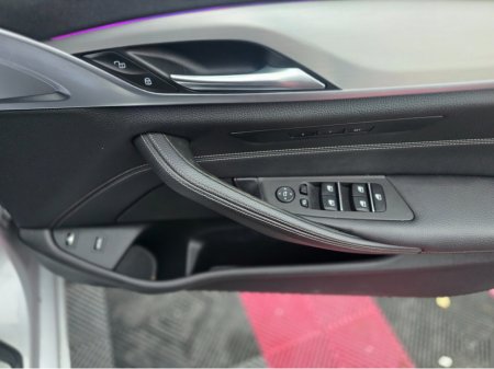 2019 BMW 5 Series - thumbnail 20