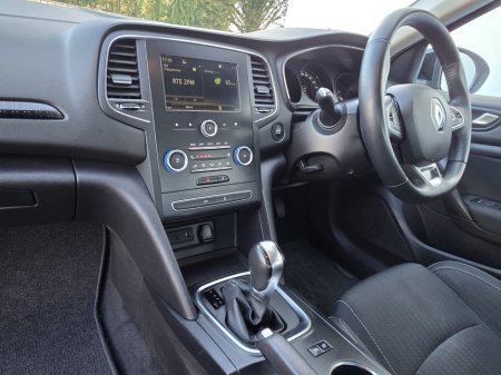 2020 Renault Megane - thumbnail 8