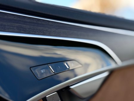 2024 Audi A8 - thumbnail 7