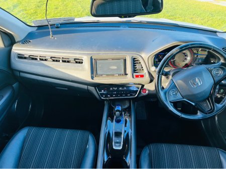 2016 Honda Vezel DAA-RU3 €16,950 thumbnail