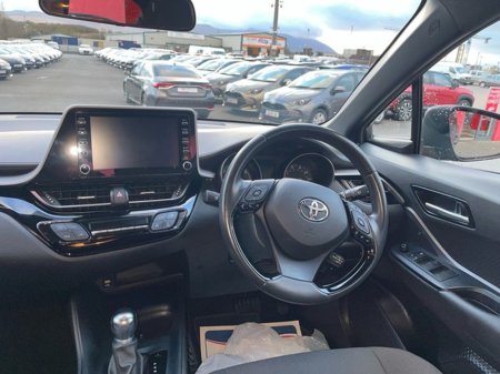 2023 Toyota C-HR ICON E6 4 DOHC thumbnail