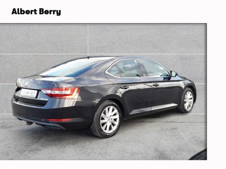 2018 Skoda Superb - thumbnail 4