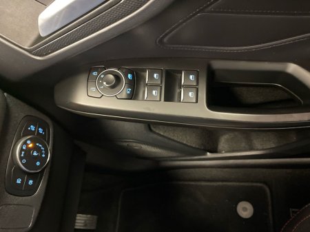 2023 Ford Focus - thumbnail 16