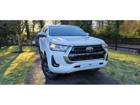 2022 Toyota Hilux  €31,950 thumbnail