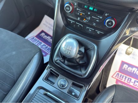 2017 Ford Kuga - thumbnail 24