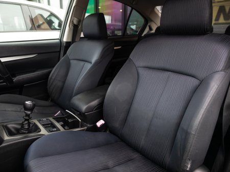 2013 Subaru Legacy - thumbnail 19