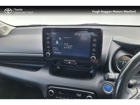 2023 Toyota Yaris HYBRID LUNA, VERY LOW MILEAGE! €23,995 thumbnail