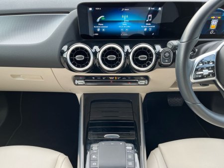 2022 Mercedes-Benz GLA Class - thumbnail 11