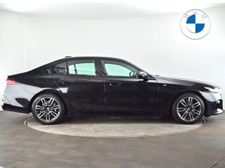 2025 BMW 5 Series - thumbnail 24