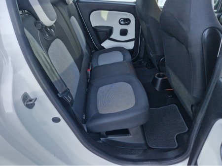 2018 Renault Twingo DYNAMIQUE 900cc PETROL AUTOMATIC 5DR thumbnail