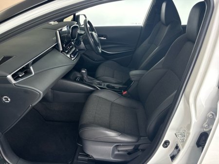 2023 Toyota Corolla HYBRID LUNA SPORT H/B €26,950 thumbnail