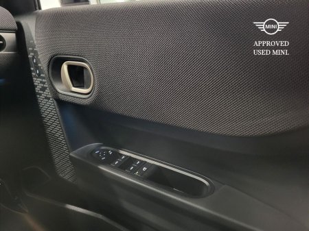 2025 MINI Hatch COOPER Cooper Sport Auto €40,975 thumbnail