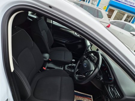 2019 Ford Focus - thumbnail 9