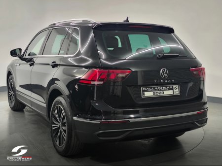 2023 Volkswagen Tiguan (232) LIFE 2.0 TDI 150HP AUTOMATIC €38,750 thumbnail