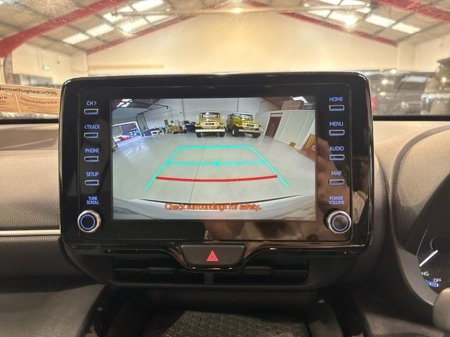 2023 Toyota Yaris Cross LUNA SPORT HYBRID AUTO €29,950 thumbnail