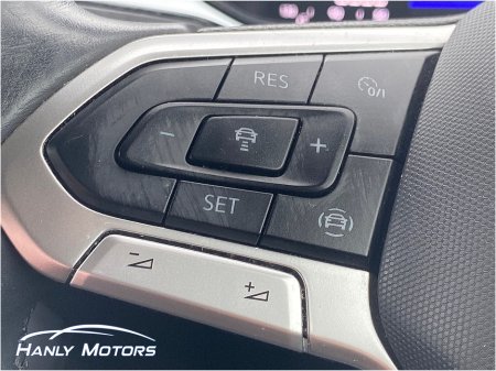 2023 Volkswagen T-Roc LIFE 2.0 TDI MANUAL 6SPEED FWD 116HP 5 €30,950 thumbnail