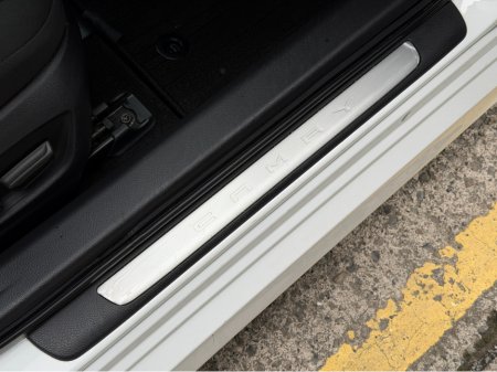 2020 Toyota Camry - thumbnail 13