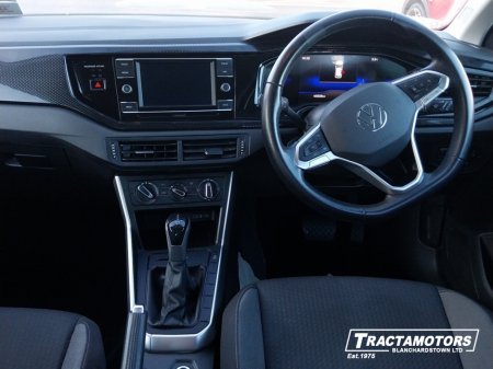 2024 Volkswagen Polo - view 2