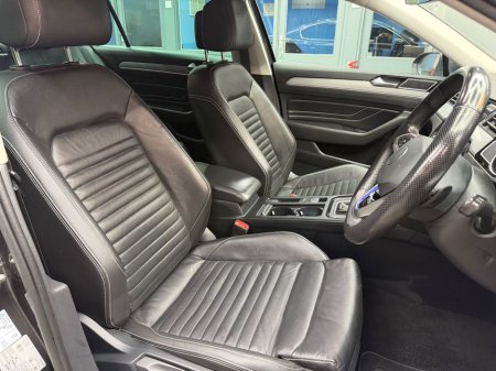 2022 Volkswagen Passat GTE S-A DSG €25,450 thumbnail