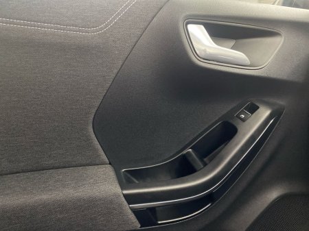 2022 Ford Puma 1.0L Titanium with Winter Pack €20,995 thumbnail