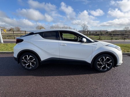 2022 Toyota C-HR 1.8 Hybrid Sport 4DR Auto, €26,900 thumbnail