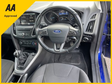 2016 Ford Focus - thumbnail 9